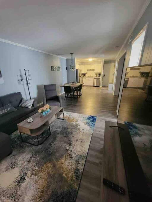 2022 Renovated 2-Bdrm Cozy, Lovely Condo W/Parking! Hilton Head Island Exterior foto