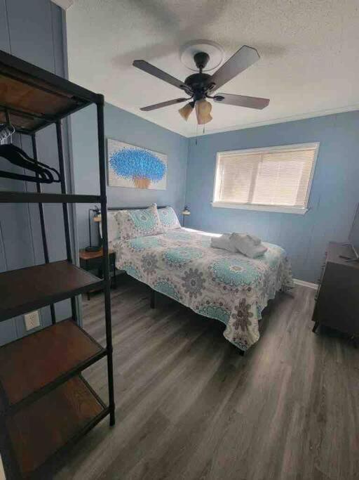 2022 Renovated 2-Bdrm Cozy, Lovely Condo W/Parking! Hilton Head Island Exterior foto